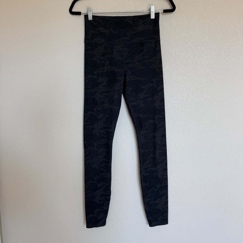 Vuori Clean Elevation Leggings Charcoal Camo High Rise Small Activewear Yoga